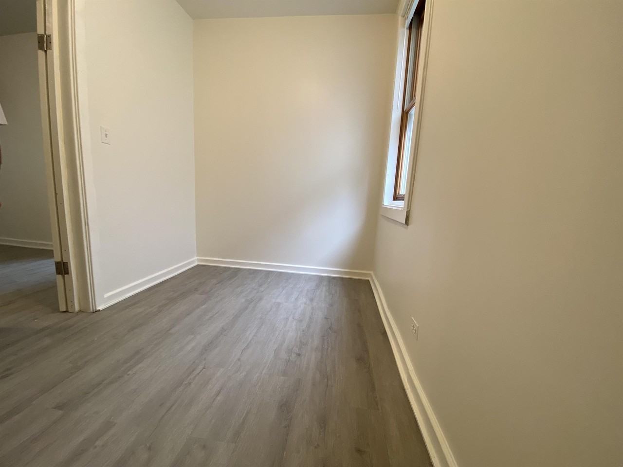 4450 S Wood St - Photo 5 of 16