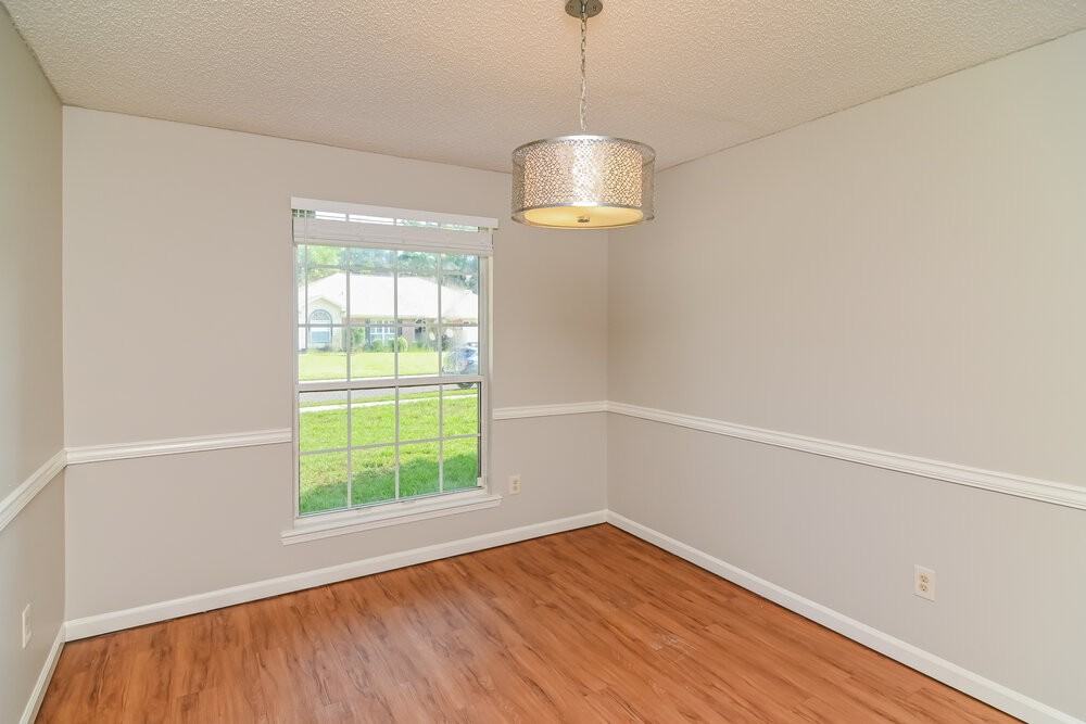4359 Hollygate Dr - Photo 6 of 16