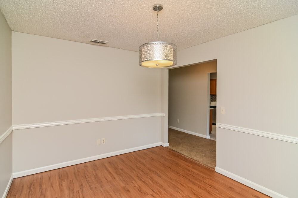 4359 Hollygate Dr - Photo 7 of 16