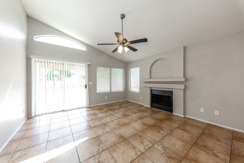 18443 N 31st St - Photo 3 of 16