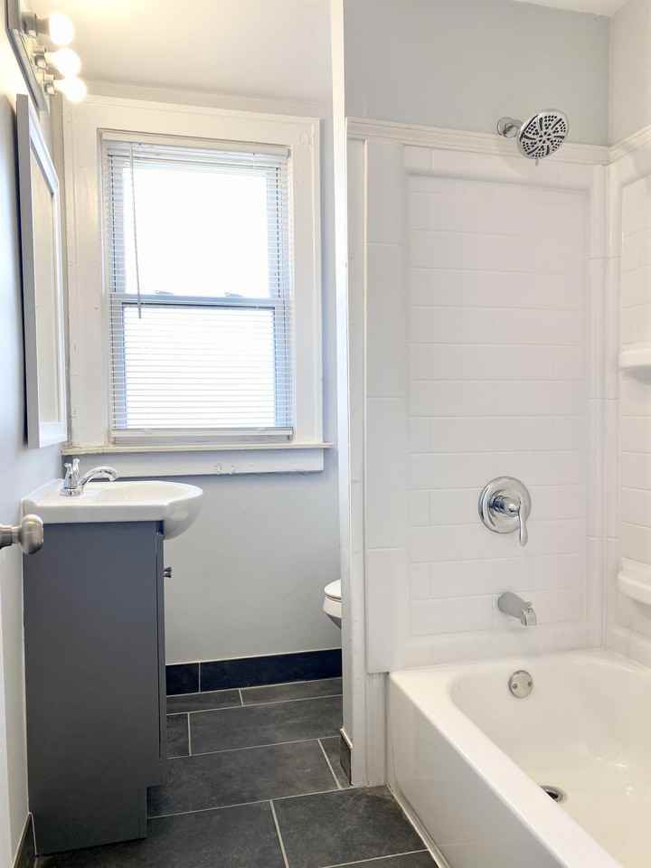139 E Henry St #139-2 - Photo 5 of 11