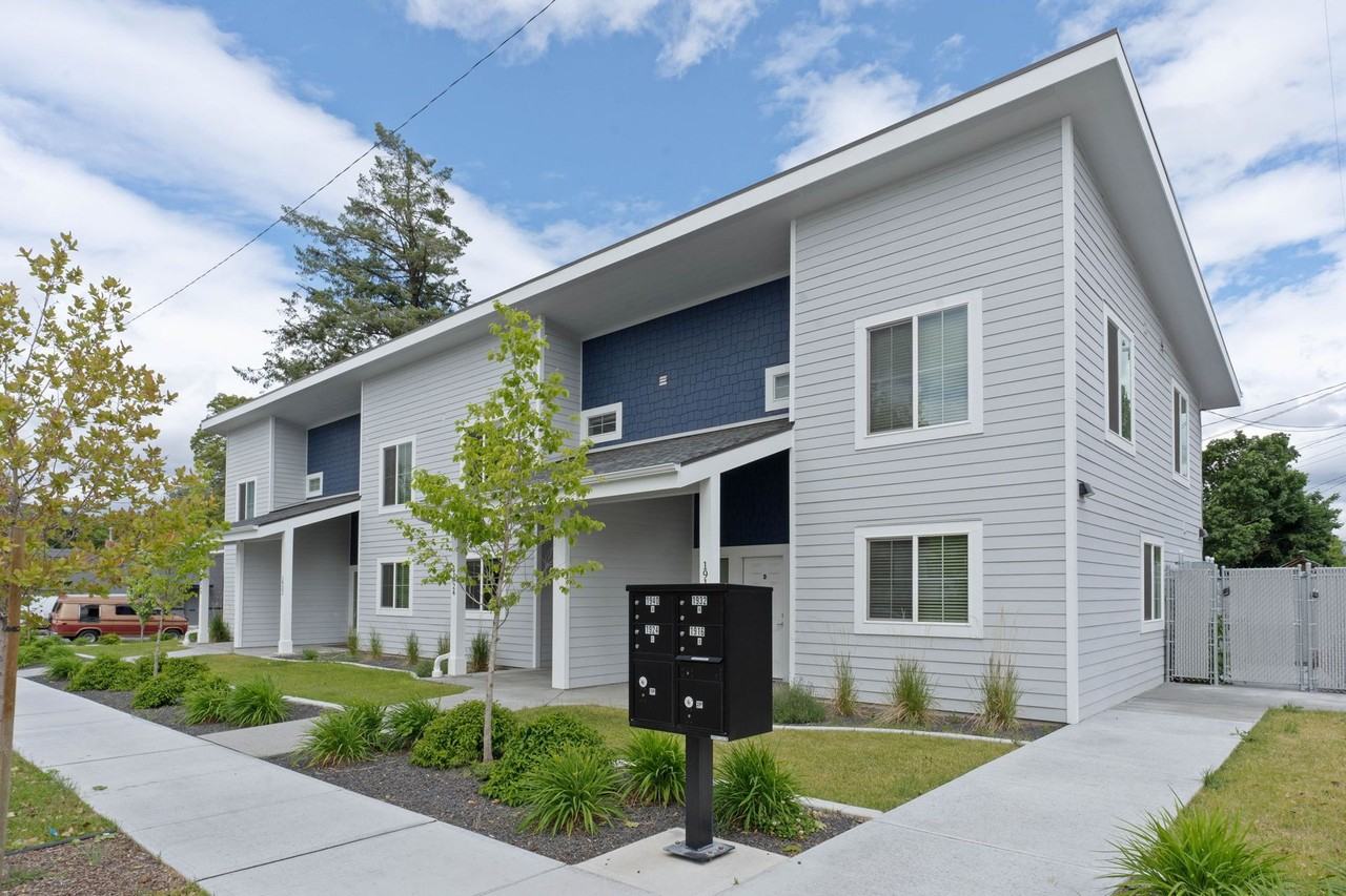 Wall Street Townhomes - Photo 3 of 4