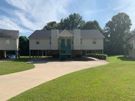 featured image of 2002 River Dr #B