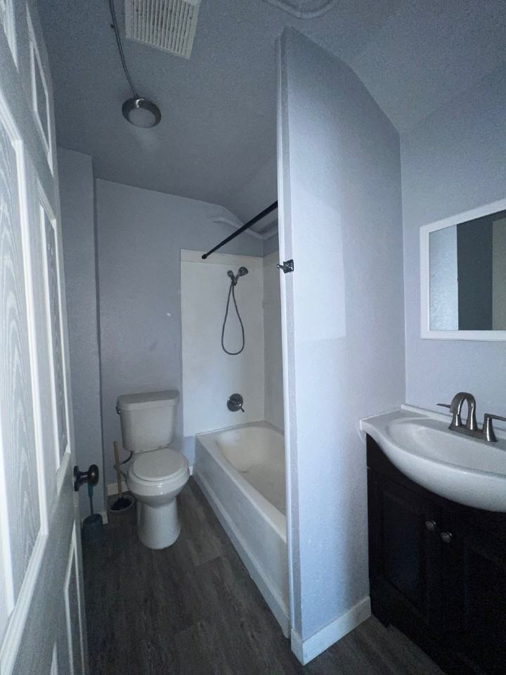 127 Sandmeyer St Apt 6 - Photo 2 of 5