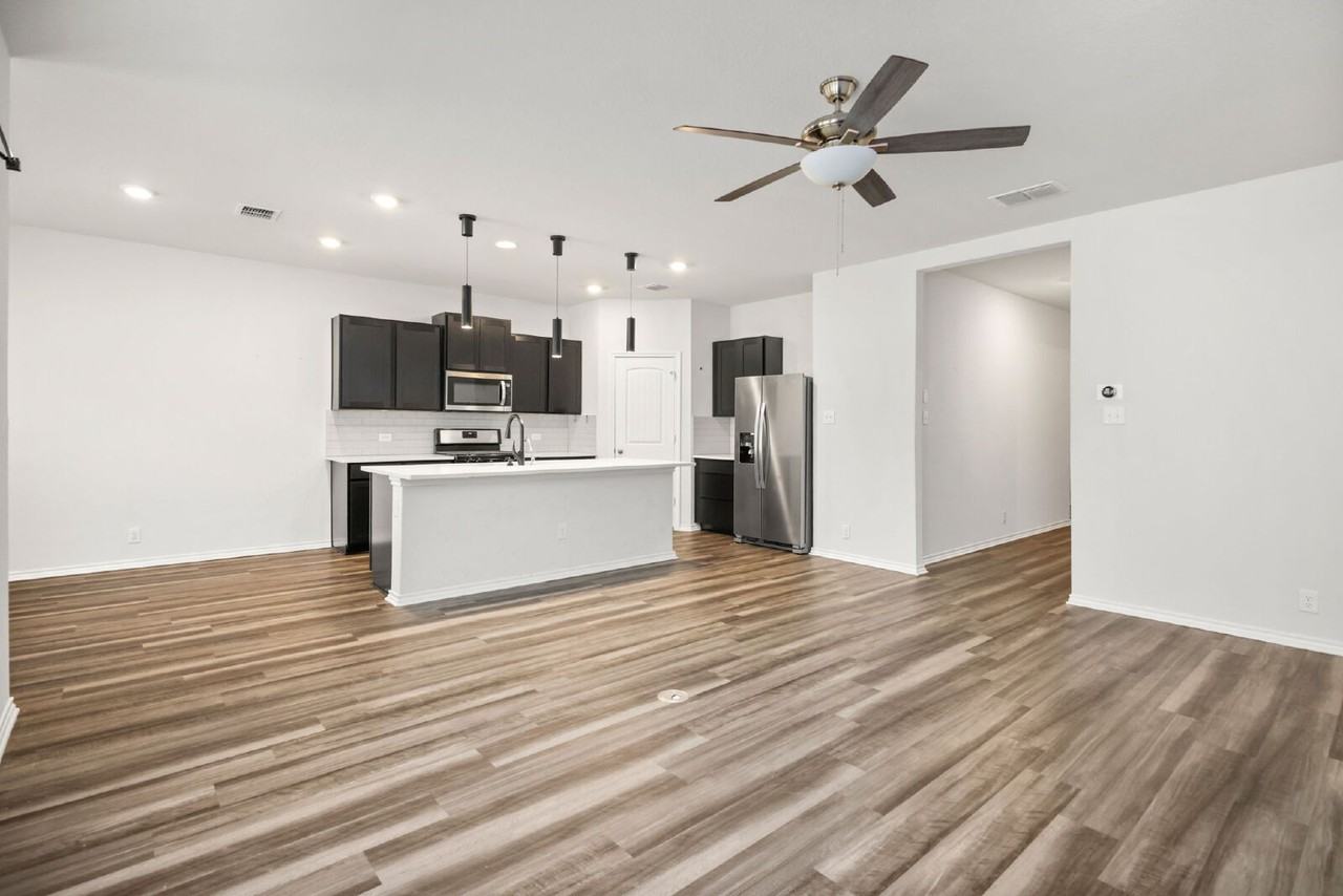 6911 Stout Way - Photo 2 of 35