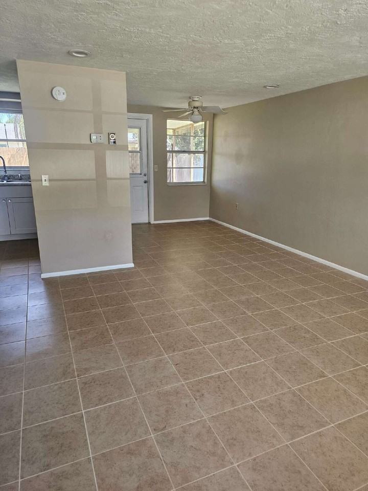 5401 Pasadena Dr - Photo 2 of 8