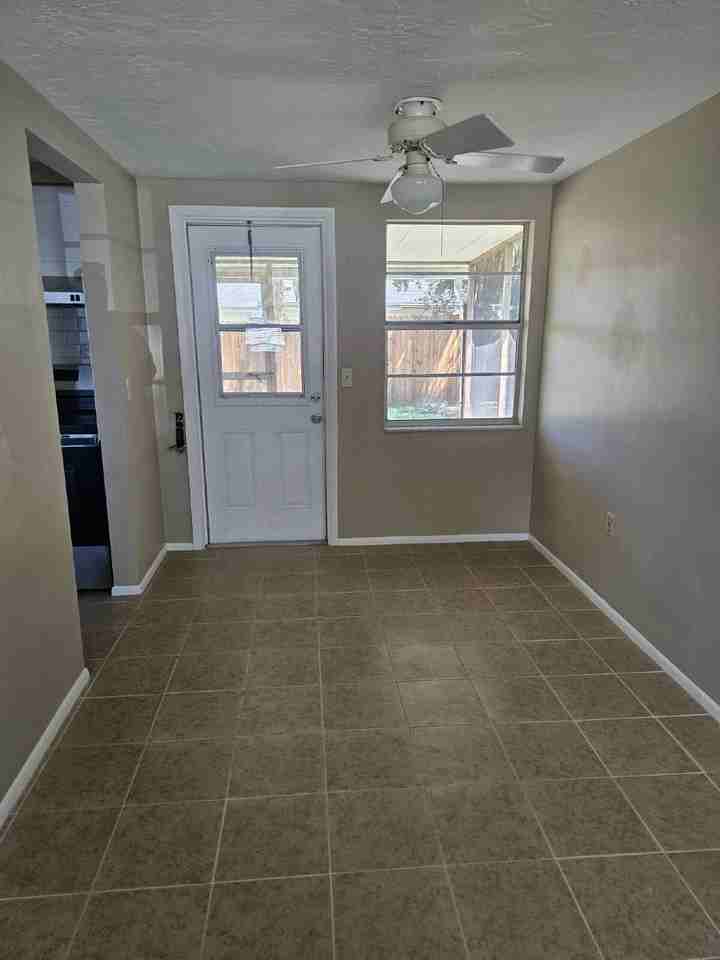 5401 Pasadena Dr - Photo 3 of 8