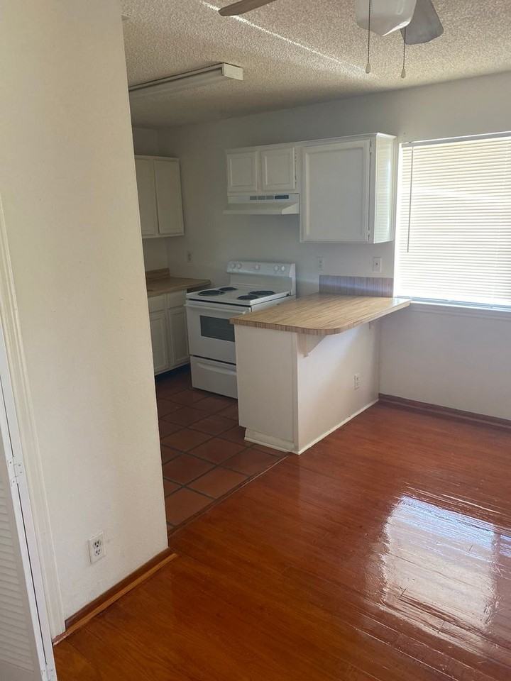 2514 Pearl St. - Photo 2 of 20