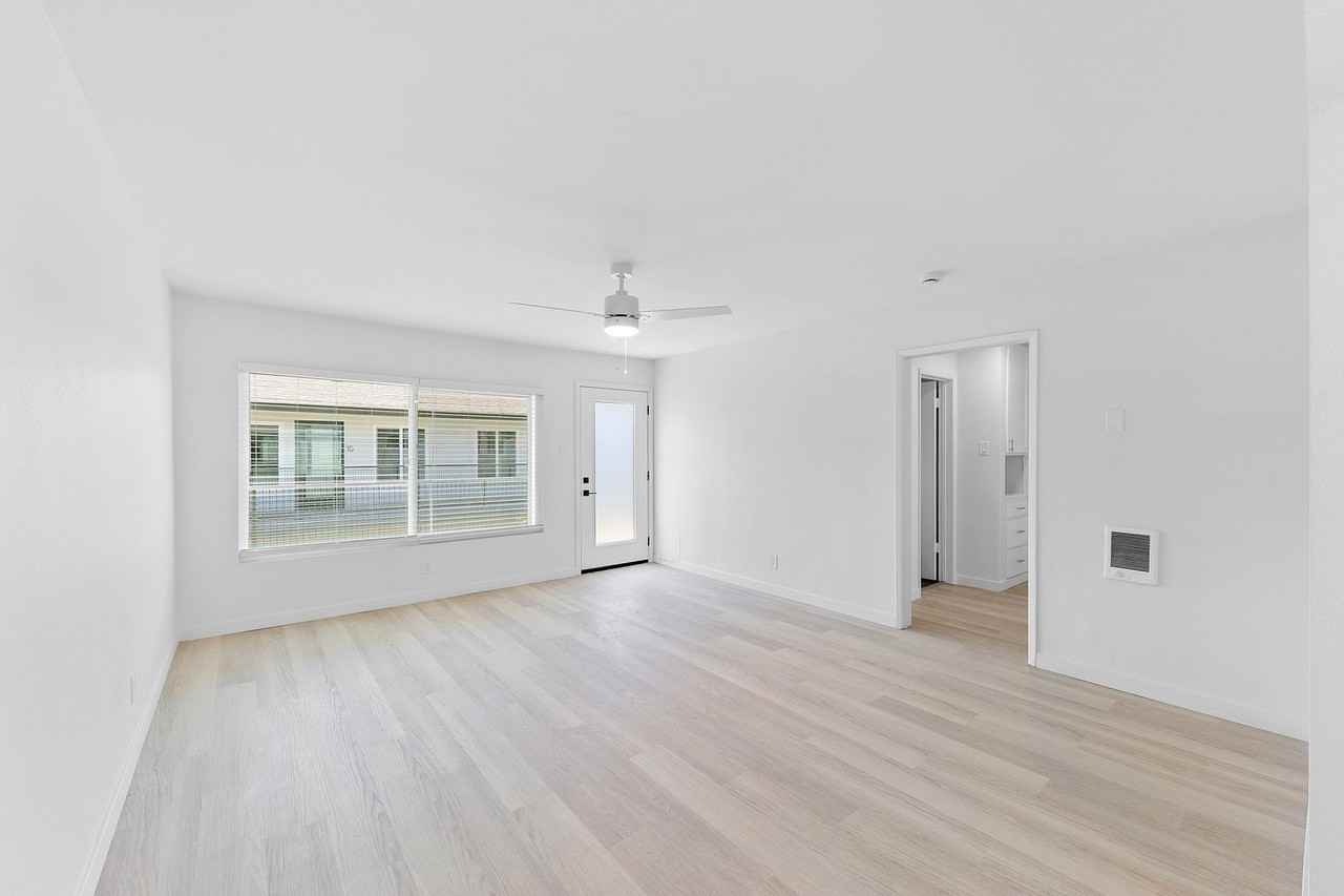 1720 Park Avenue - Photo 2 of 8