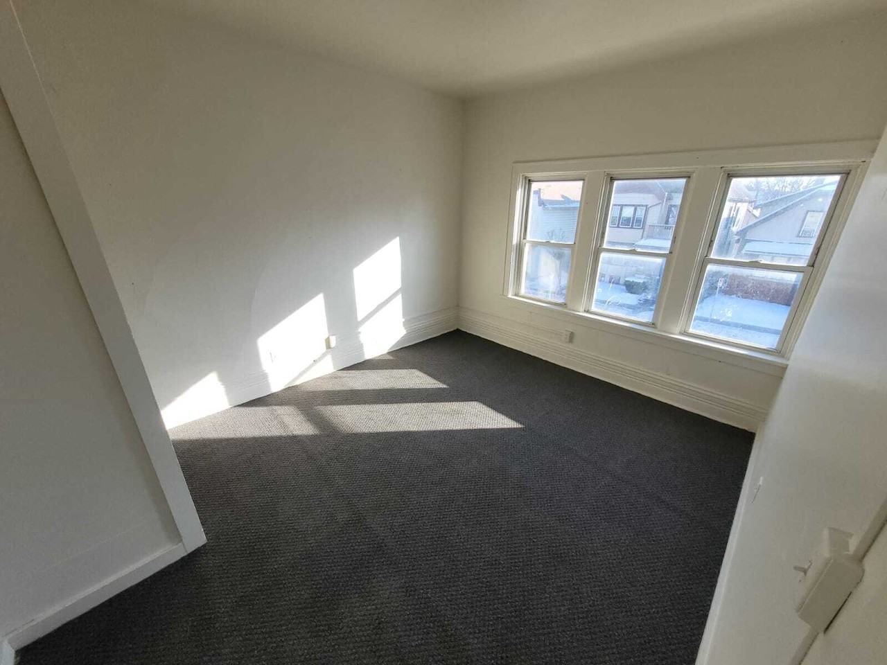 2010 W Greenfield Ave - Photo 5 of 8