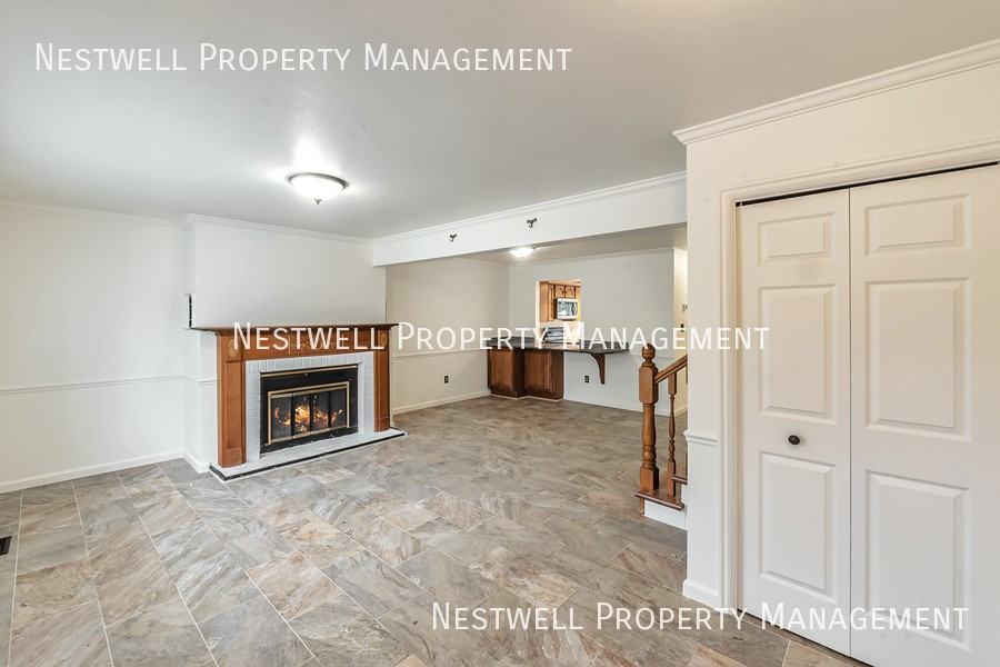 709 N 400 W - Photo 2 of 29