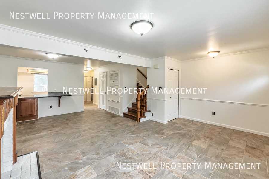 709 N 400 W - Photo 3 of 29