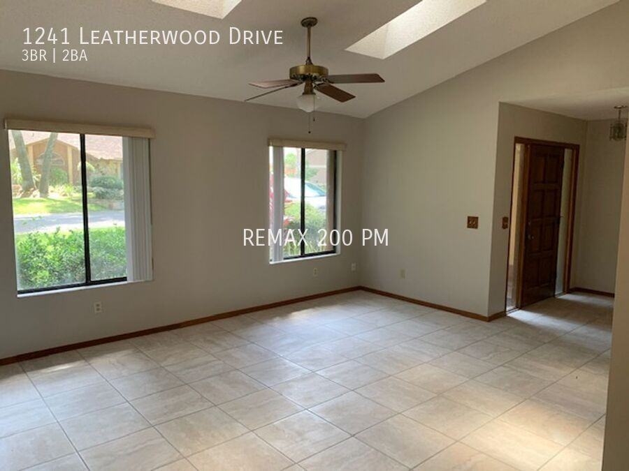1241 Leatherwood Dr - Photo 3 of 19
