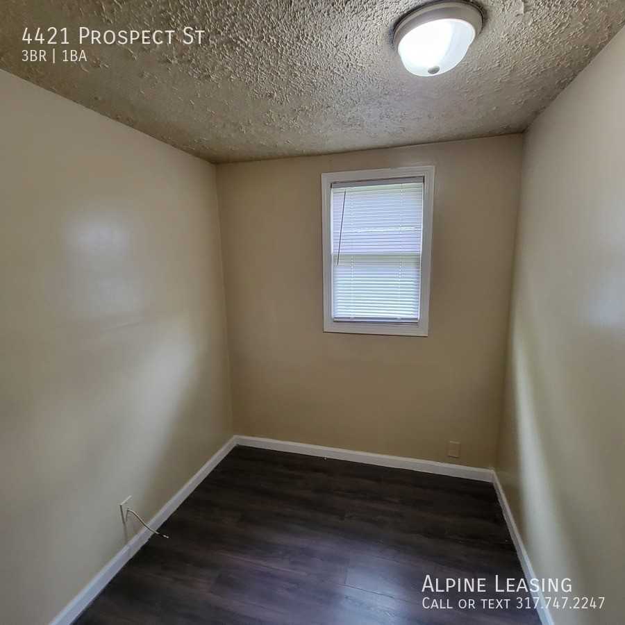 4421 Prospect St - Photo 4 of 7