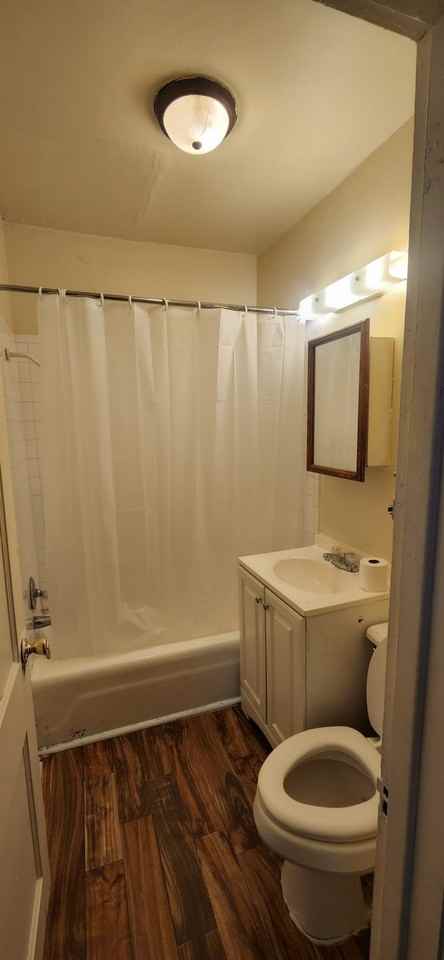 4402 Magoun Ave #BE - Photo 4 of 7