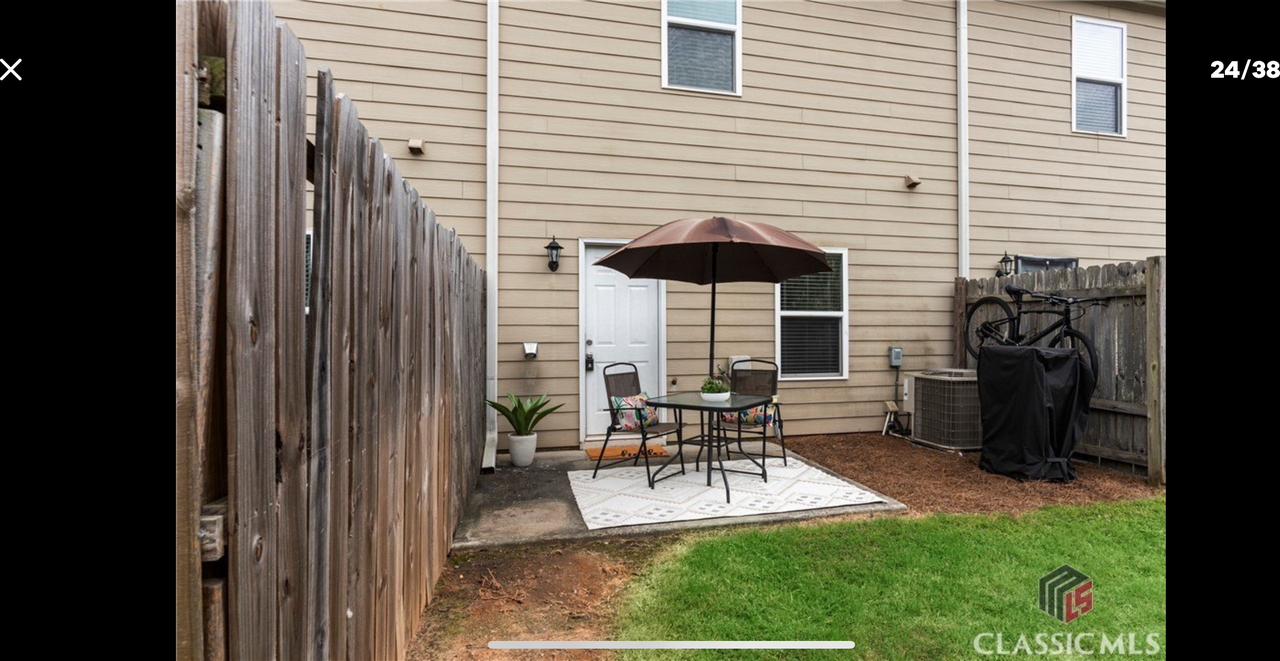 1030 Binghampton Cir - Photo 5 of 14