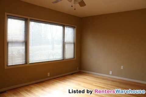 1206 Kenwood Pkwy - Photo 3 of 15