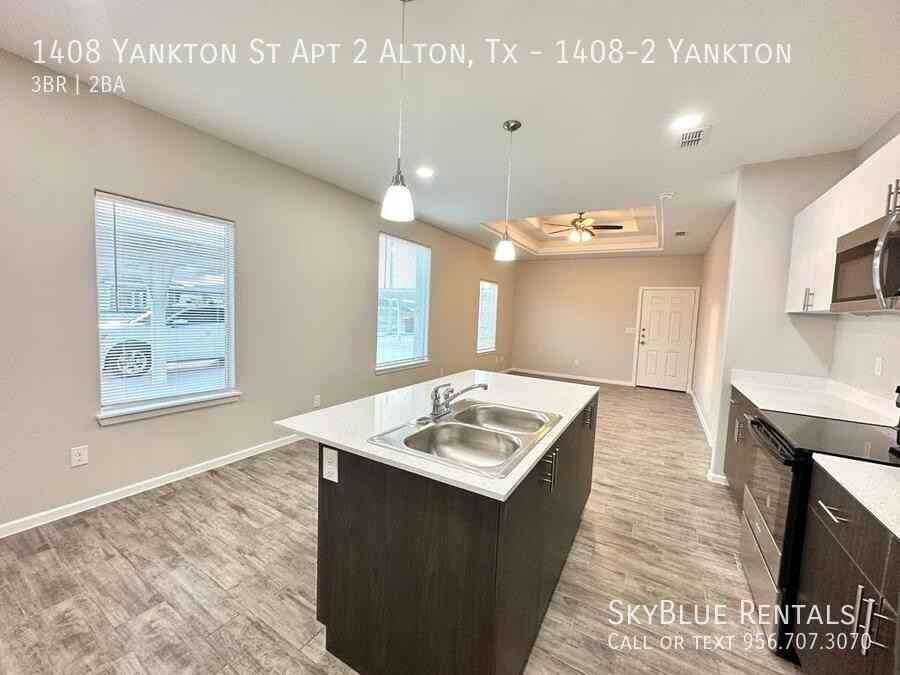 1408 S Yankton St Apt 2 - Photo 4 of 10