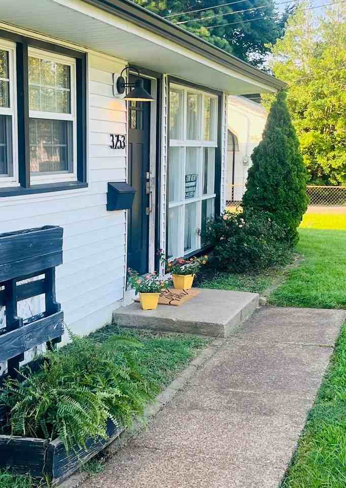 3253 Pines Rd - Photo 2 of 24