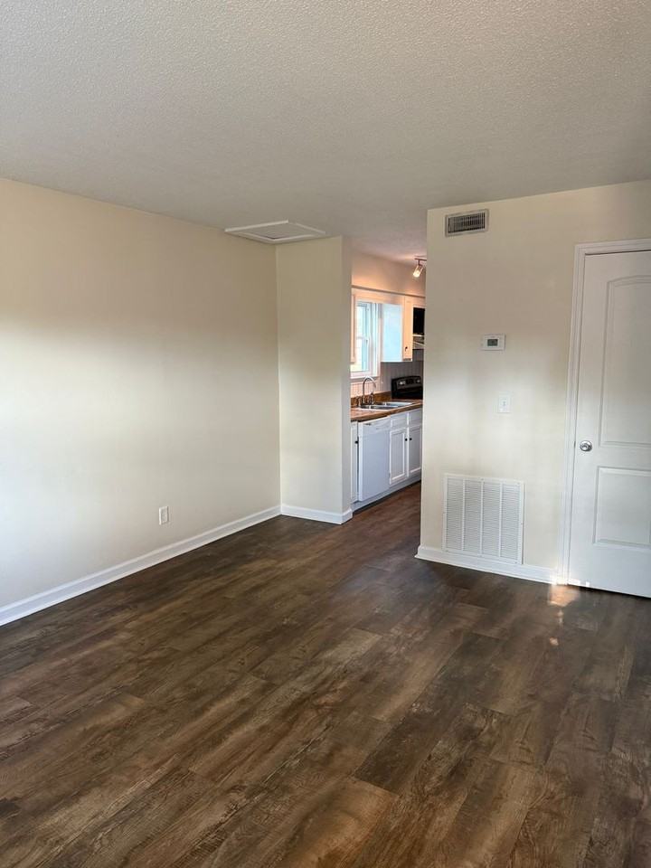 1630 S Smith St - Photo 2 of 19