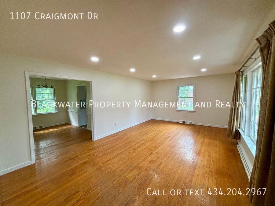 1107 Craigmont Dr - Photo 2 of 11