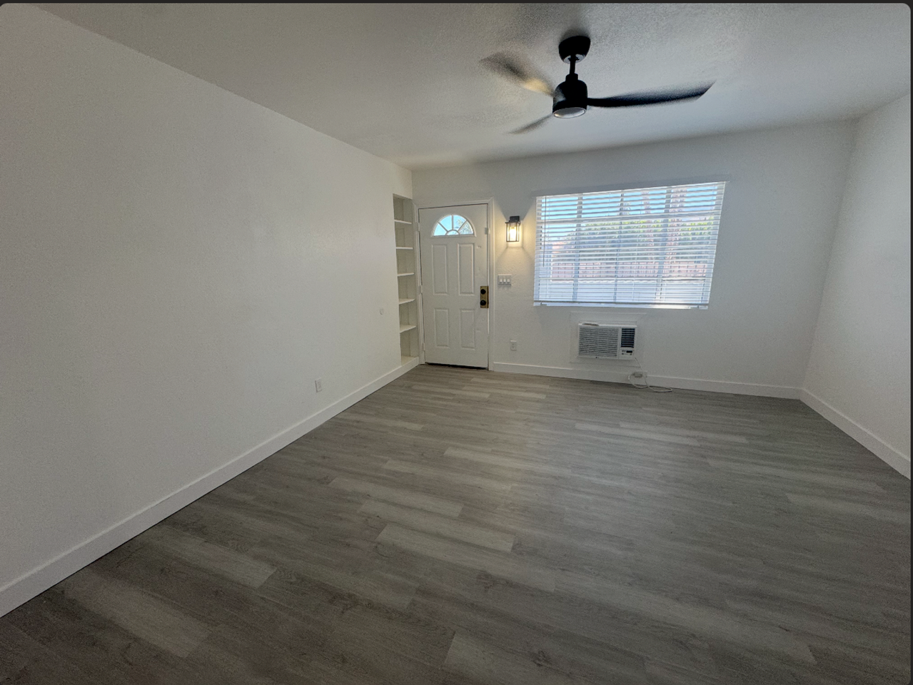 2231 N Palm Canyon Dr - Photo 3 of 9