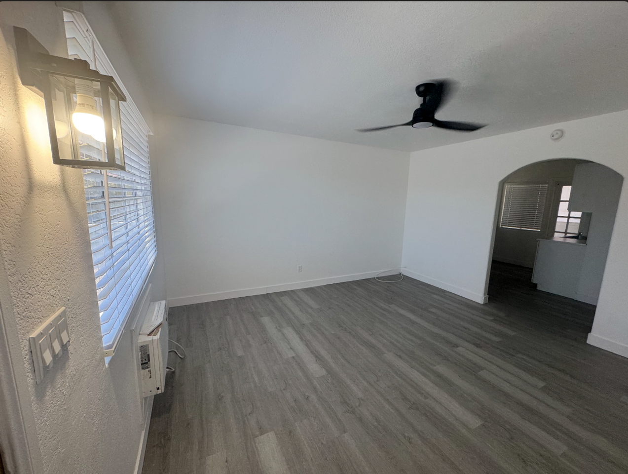 2231 N Palm Canyon Dr - Photo 7 of 9