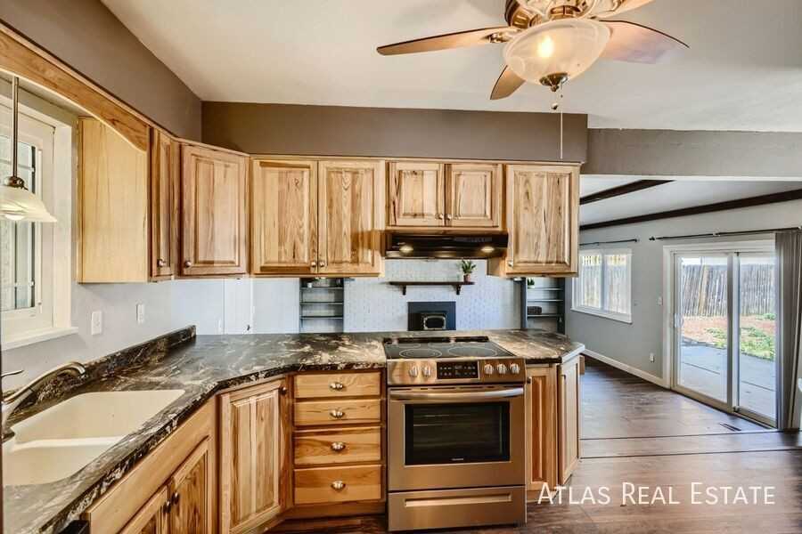 1413 Tesla Dr - Photo 3 of 16