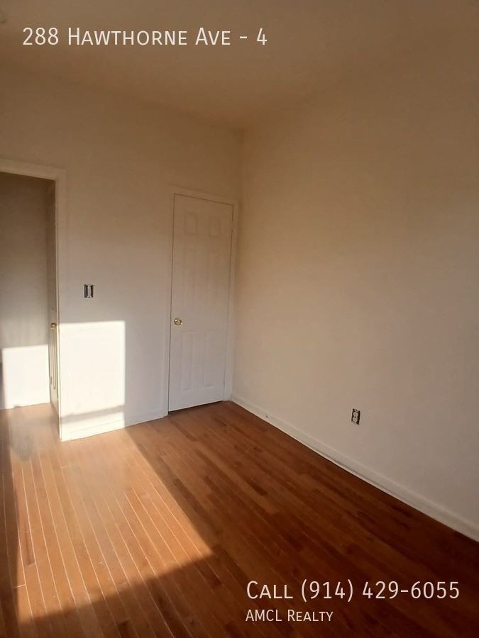288 Hawthorne Ave #4 - Photo 7 of 10