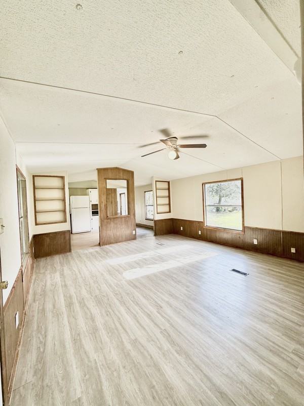 820 Kent St - Photo 2 of 11