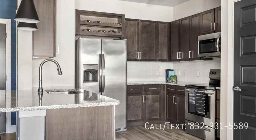 3619 West Grand Parkway North #BALY - Photo 2 of 11