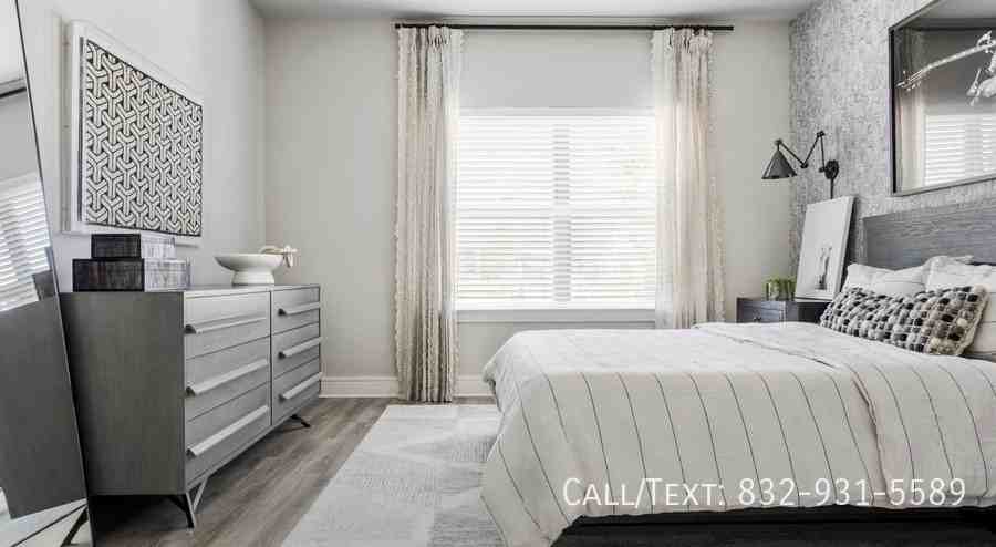 3619 West Grand Parkway North #BALY - Photo 5 of 11