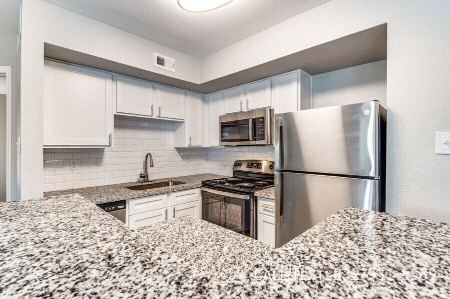 Bermuda Dunes Dr #CSGN - Photo 3 of 16