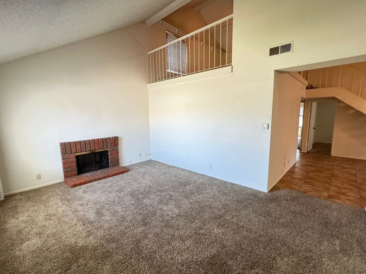 1205 N Piedmont Dr - Photo 2 of 18