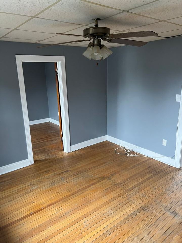 147 Roswell Avenue - Photo 3 of 12