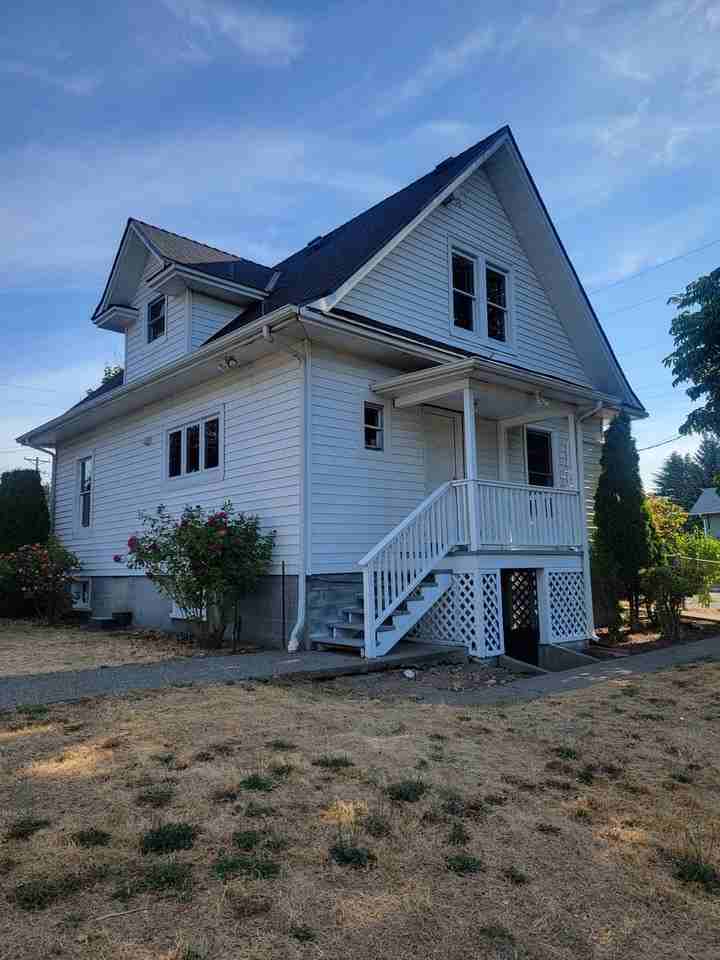 4204 S Alaska St - Photo 7 of 23