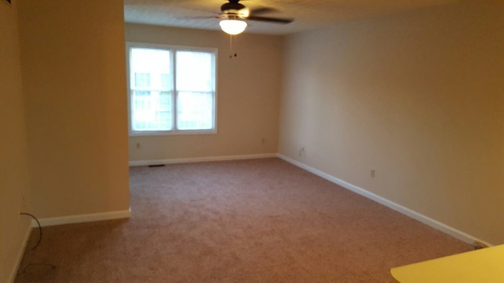 722 Parkway Ave - Photo 3 of 7