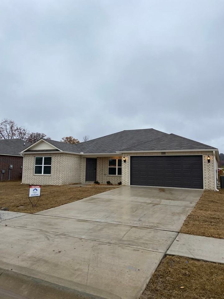 1720 Ryder St - Photo 4 of 21