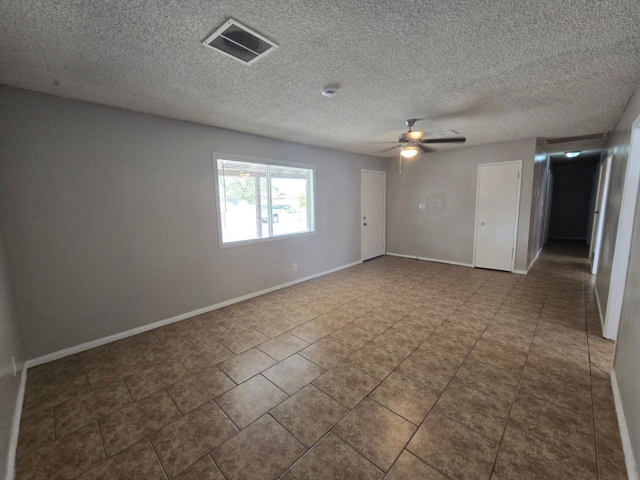 3904 Nixson Dr - Photo 4 of 24