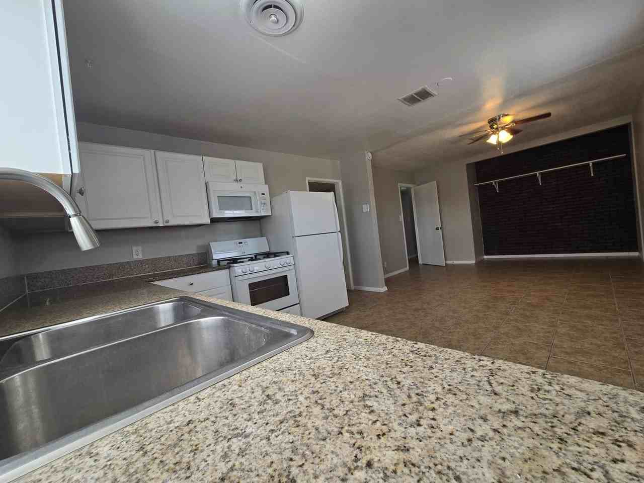 3904 Nixson Dr - Photo 6 of 24