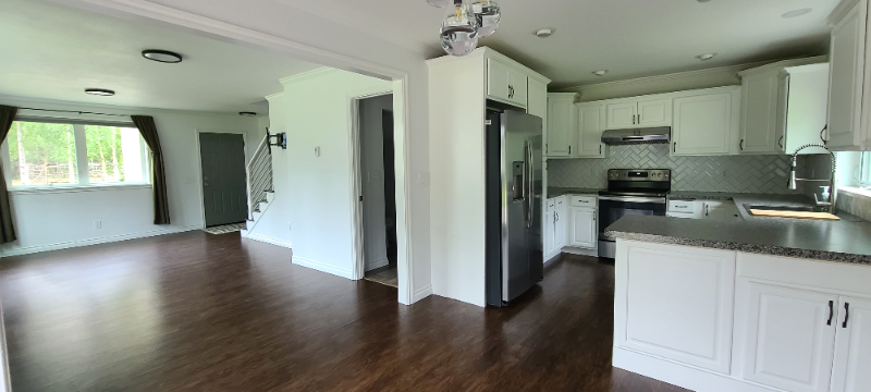 2590 Sheldon St - Photo 3 of 14