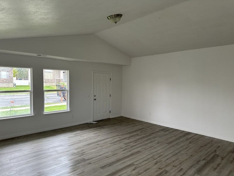 3127 Wn - Photo 2 of 15