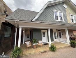 featured image of 9 W Chestnut St