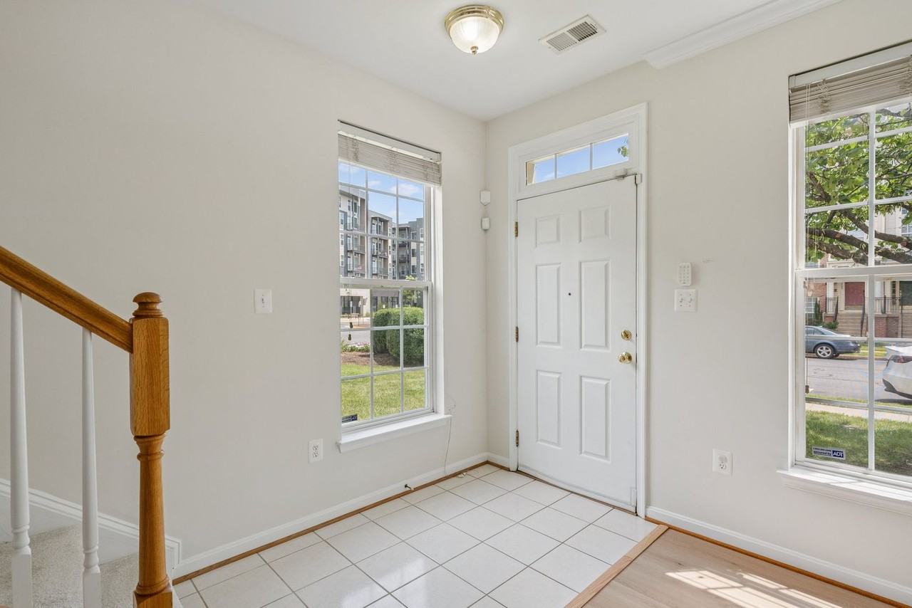 15503 John Diskin Cir - Photo 6 of 38