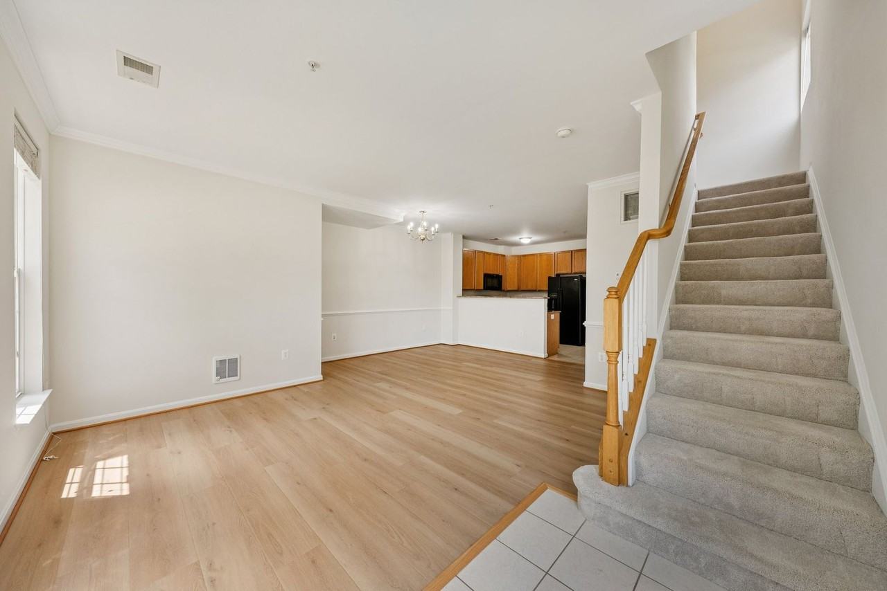15503 John Diskin Cir - Photo 7 of 38