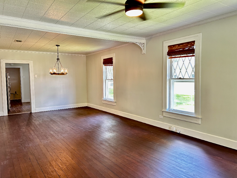 505 Bon Ami Street - Photo 3 of 18