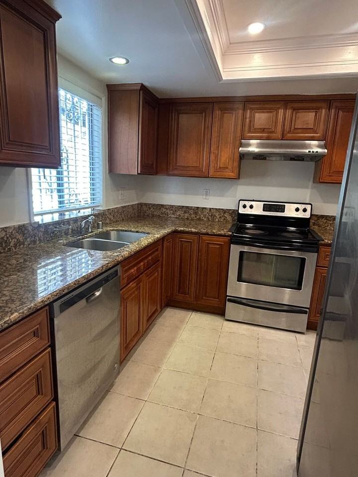 1130 Arcadia Ave #H - Photo 4 of 22