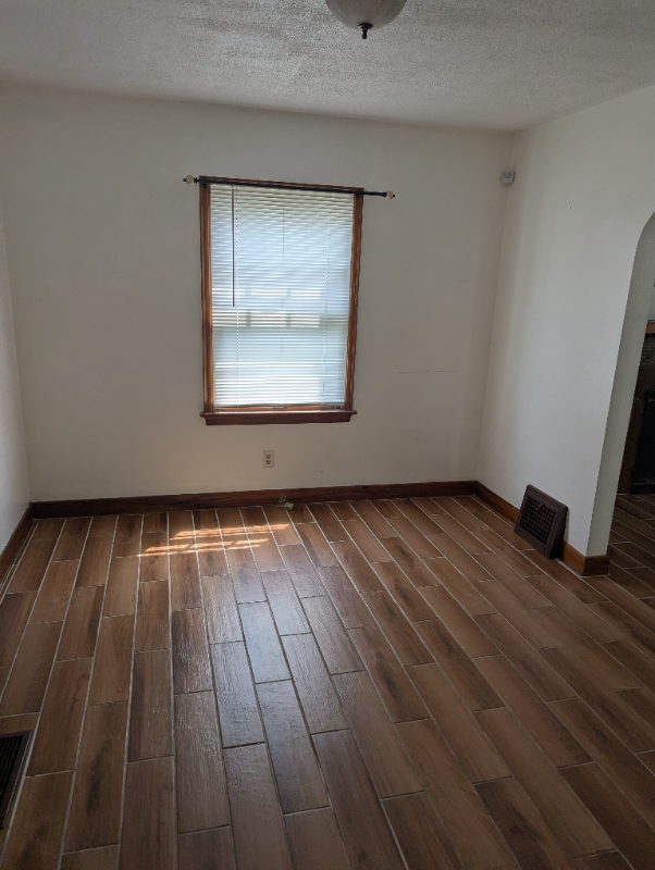 367 Laird Ave Se - Photo 3 of 13