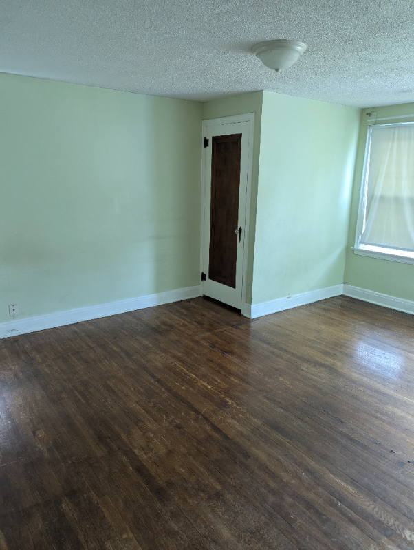 367 Laird Ave Se - Photo 6 of 13