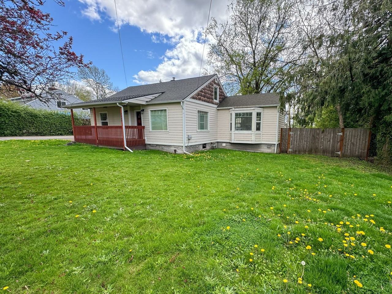 7008 Sw Pine St - Photo 2 of 26